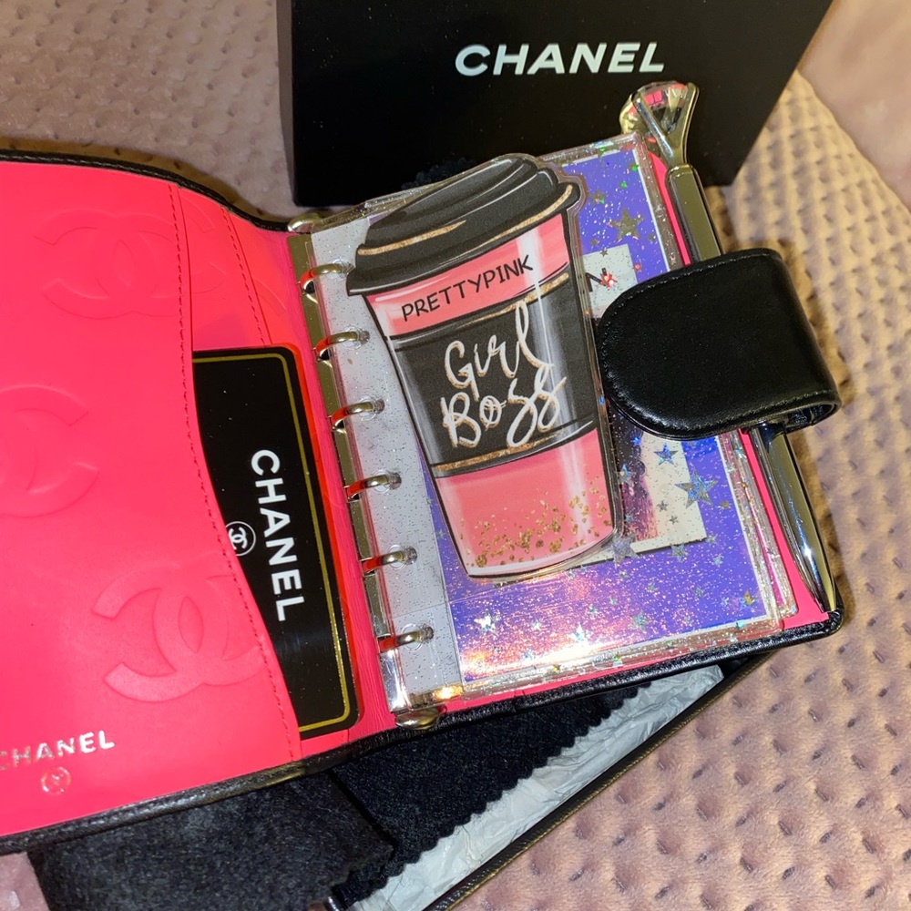 💗Gorgeous Authentic Chanel pocket size agenda💗 - Picture 4 of 10
